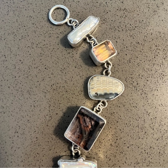 Echo of the Dreamer Sterling Silver Pearl Quarts Link Toggle Bracelet - Picture 4 of 7